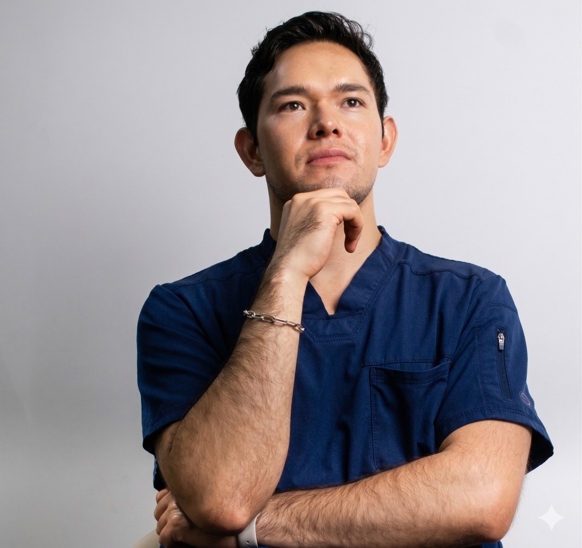 Dr. Alberto Loeza Montoya — Director Médico, Especialista en Medicina Estética Masculina