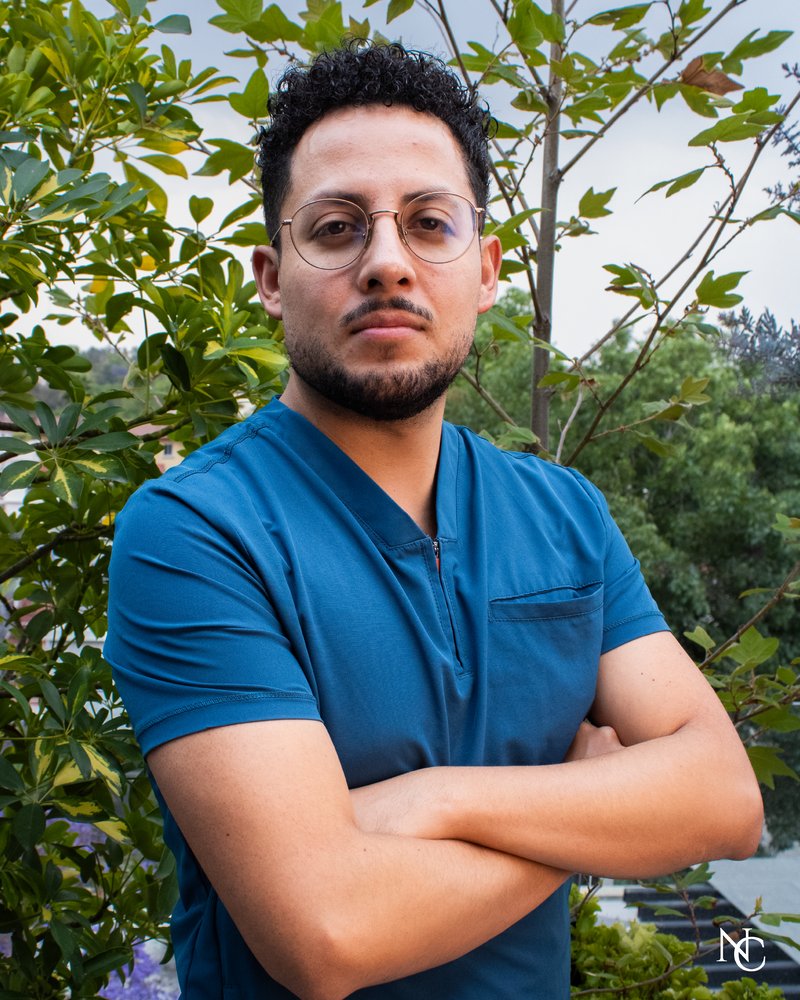 Dr. Jair Velázquez Ontiveros — Especialista en Medicina Estética y Urología Estética Masculina